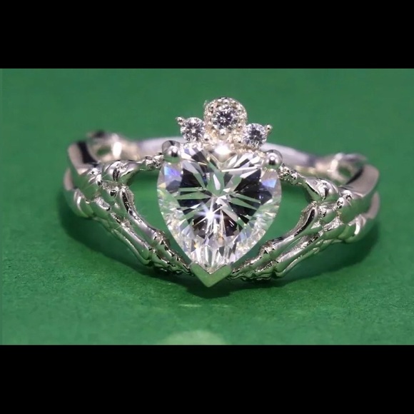 Gothic Claddagh Ring 2025
